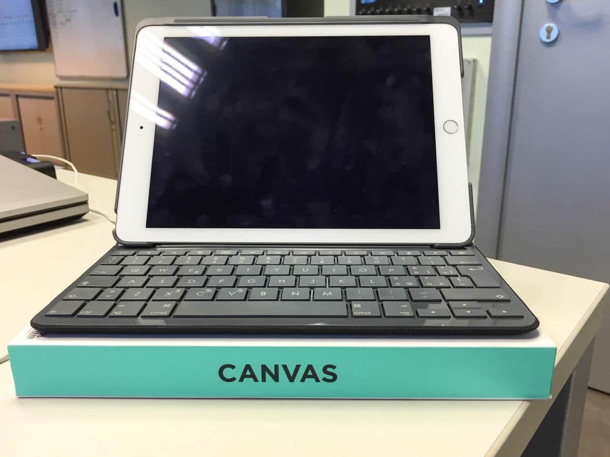 Custodia tastiera Logitech Canvas Apple iPad Air 2 Frontale
